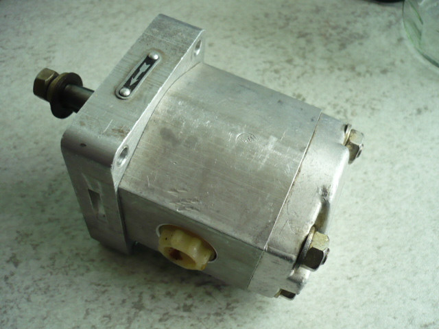 Hydraulikpumpe Zahnradpumpe Hydral Wroctaw Hydraulik TGL37069 A 6,3 R (1 bis 2,5 Tonnen Scherenbühne) / HT 2500 / HT 1600 Markranstädt