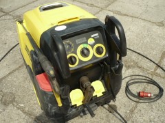 High Pressure Cleaner, hot water professional pressure washer, steam cleaner HDS 12/18-4SX