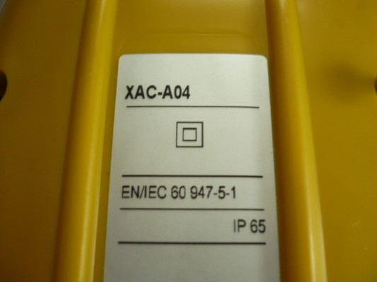 Telemecanique XACA04 pushbutton pendant control box manual control crane control